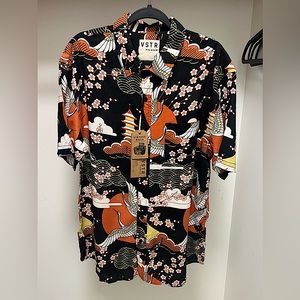 NWT VSTR button down Japenese print mens shirt
